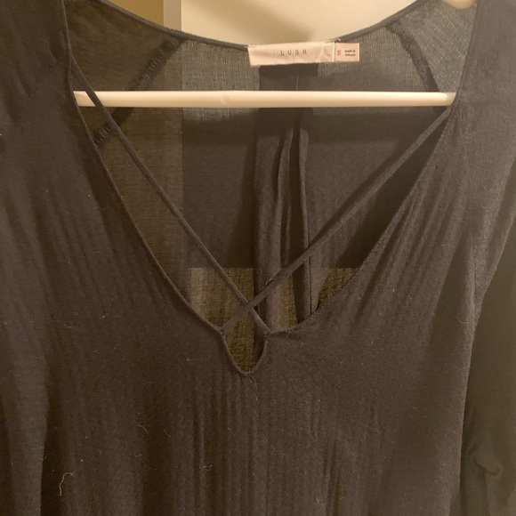 Black top - Picture 2 of 5